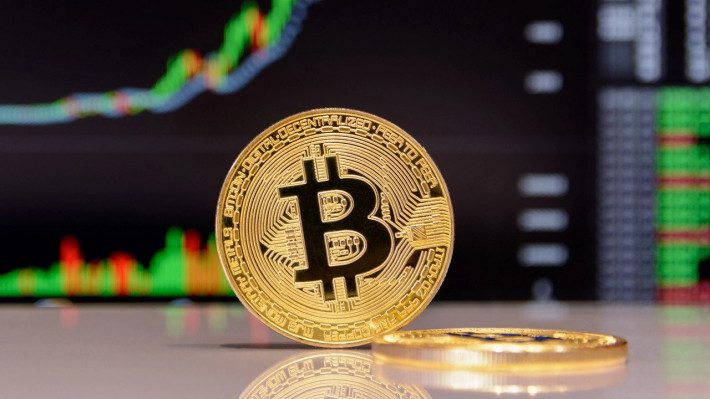 الموضوعات الأكثر شيوعاً على وسائل التواصل الاجتماعي”تراجع” و “شراء” البيتكوين و “بنك الاحتياطي الفيدرالي”